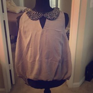 Sequence collar tank top blouse.
